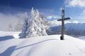 ... mit Gipfelkreuz und Gipfelbuch, welches den letzten Besuch noch vor den starken Schneefllen vom vergangenen Dienstag belegten.