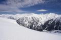 ... Richtung Osten (Glingspitze, Nebelkareck, davor - rechts im Bild - die Kreealm) ...