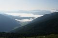 Drauen im Tal - in diesem wunderbaren, weiten Talkessel des Salzburger Lungaus zwischen Tamsweg, Mariapfarr und Mauterndorf liegt jetzt am frhen Morgen noch eine Nebeldecke, die sich aber rasch auflsen sollte.