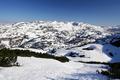 Ausblick vom Schnberg (auf dem ich gerade stehe) zum Schnberg (auch Wildenkogel genannt), den man ber das Rettenbachtal von Bad Ischl aus erreicht (Schitour am 02.02.2006).