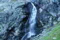 Am Wasserfall vorbei.