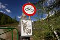 ... bis zu einem Gatter, bei welchem fr die Mountainbiker auf der Lantschfeldroute Endstation ist.