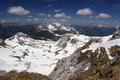 Gipfelrundschau nach Norden (oberhalb der Bildmitte die Steinfeldspitze) ...