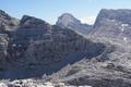 Im Sdosten: Der fr mich schnste Berg des Toten Gebirges: Die Spitzmauer, die Ingrid und ich am 05.07.2006 ber den Stodertaler-Klettersteig erstiegen haben. ber den Normalweg auf der Schotterflanke oberhalb der Bildmitte sind wir dann wieder zurck ins Tal gewandert.