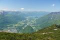 Danach geht es talwrts Richtung Bad Ischl (links unten). Oberhalb der Bildmitte erkennt man den Wolfgangsee.
