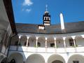 Im Hof des Schlosses ...