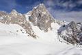 Wieder einmal der Blick zum Torstein. Links das Windlegerkar, rechts der Weg zum Tor, den wir zuletzt am 07.11.2009 mit Schneeschuhen absolviert haben. Gipfelziel war damals das 2.192 Meter hohe Raucheck(ganz rechts).