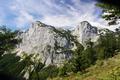 Beim weiteren Abstieg bieten sich beste Ausblicke auf Reichenstein und Siniweler (Schneeschuh-Tourenziele am 18.04.2011).