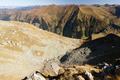 Blick ber das Sonnenkar, welches ich am 02.04.2005 im Rahmen einer Schitour durchschritten habe. Jenseits des Groslkgrabens die bereits zu den Rottenmanner und Wlzer Tauern zhlenden Gipfel um Unholding und Tischfeldspitze.