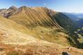 Blick nach Sden, wo die Slkpastrae parallel zum Katschbach ber Schder ins Murtal fhrt.