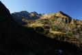 Ein letzter Blick hinauf zum Deneck (links).