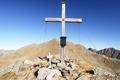 Beim Gipfelkreuz am Trbeck