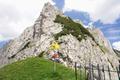 Ostwrts wrde der Weg vom First unterhalb der Sdwnde von Schallwand ...