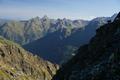 Auch die Schafe (rechts oben) scheinen den Ausblick zum Hchstein zu genieen.