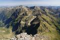 Unter uns einige der hchsten und namhaftesten Gipfel der Schladminger Tauern. Hchstein und Hochwildstelle (links hinten). Waldhorn und Kieseck (rechts hinten). Davor der Greifenberg, der in den berhmten Klafferkessel fhrt.