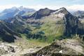 ... und im Sden an den Abhngen von Kieseck und Waldhorn der Untere und Obere Sonntagskarsee. Am unteren Bildrand der Trattensee und zahlreiche namenlose Lacken im Trattenkar.