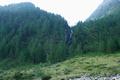 Bei der Putzentalalm dreht der Wanderweg zunchst sdwrts in Richtung eines Wasserfalles.
