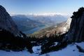 ... und faszinierender Tiefblick zum Grundlsee. Am Horizont ...