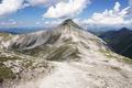 Blick ber die Akarscharte zur Steirischen Kalkspitze.