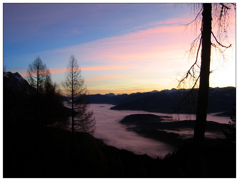 Aufstieg auf den Kammspitz. Das Ennstal im Nebel