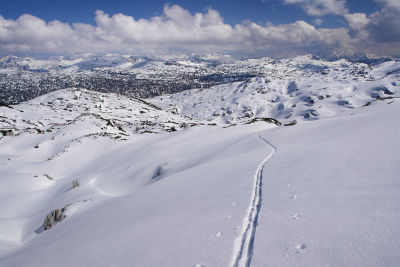 Einsame Schiwanderung in den Weiten des Toten Gebirges