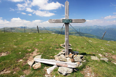 Gipfelkreuz am Niederen Zinken