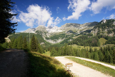 Ein kurzes Stück am breiten Wanderpfad Richtung Warscheneck