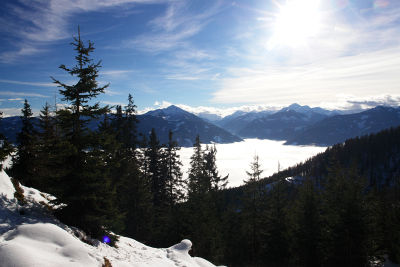 Nebel im Tal. Darüber - zumindest am Vormittag - Sonne.