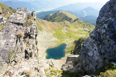 Tiefblick zum Gefrorenen See