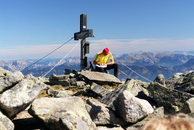 Beim Gipfelkreuz am Hochreichhart