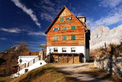 Austriahütte mit Alpinmuseum