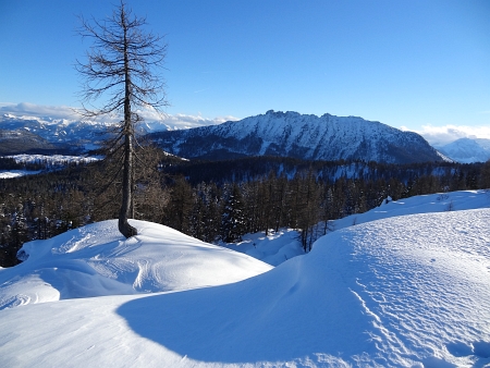 Ausblick zum Kammspitz. Auf der anderen Seite liegt Gröbming.