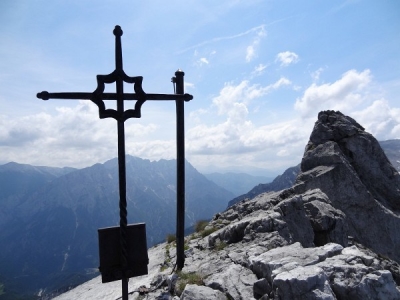 Beim Gipfelkreuz am Kleinen Buchstein