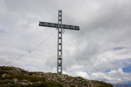 Beim Gipfelkreuz am Großen Pyhrgas
