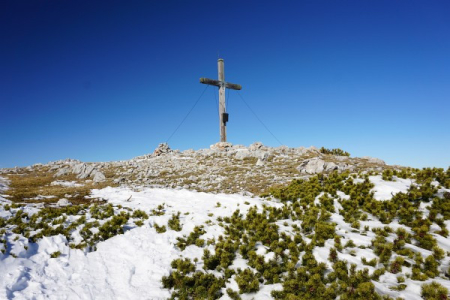 Gipfelkreuz am Hirzberg