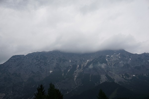 Kammspitz in Wolken am 17.05.2015