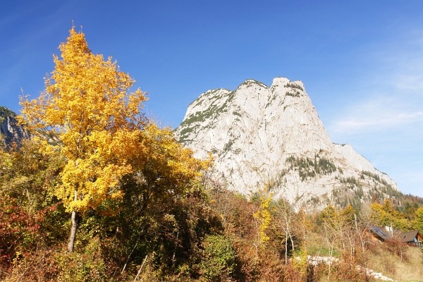 Blick vom Grundlsee zum Backenstein