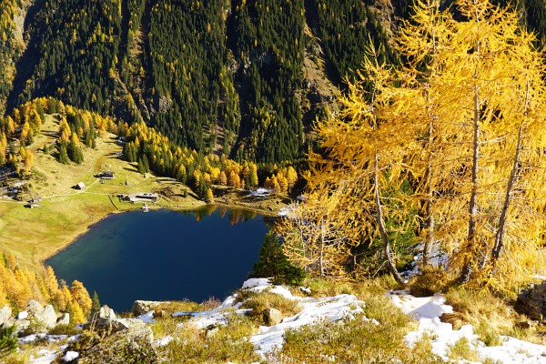 Tiefblick zum Duisitzkarsee am Weg auf den Murspitzsattel