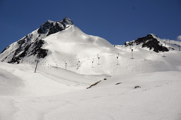 Firnglanz im stillgelegten Skigebiet zum Tuxer Joch