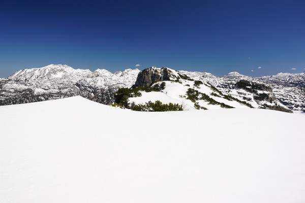 Blick über das Tote Gebirge zum Schönberg (links) und Grießkogel (rechts)