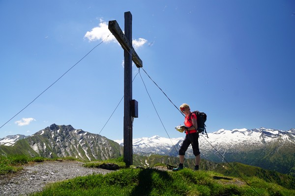 Beim Gipfelkreuz am Kreuzeck