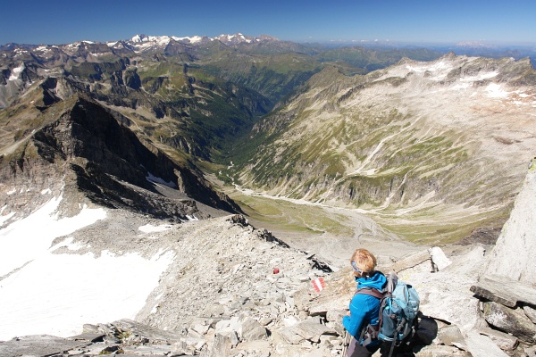 Ausblick vom Kleinen Ankogel über das nach Böckstein führende Anlauftal