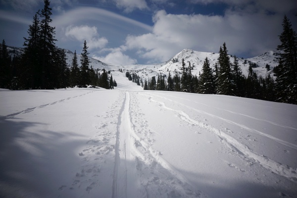 Auch nach dem Ende des Schibetriebs auf der Planneralm tummeln sich hier noch viele Schitourengeher.