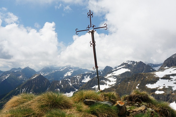 Beim Gipfelkreuz am Stierkarkopf
