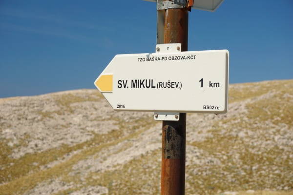 Waren wir hier bei Sv. Nikola, wie in der Wanderkarte angeführt oder bei Sv. Mikul, wie auf dem Wegweiser bezeichnet?