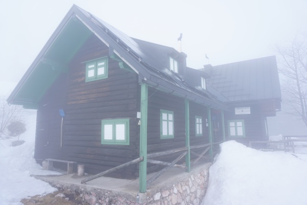Nur wenige Meter Sicht bei der Lambacher Hütte erforderte den Einsatz des GPS-Geräts zur Orientierung