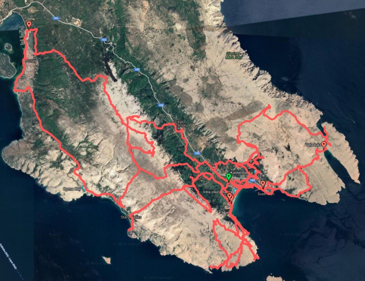 In den vergangenen Jahren haben wir bereits den Großteil der markierten Wanderrouten und auch einige unmarkierte Steige bzw. völlig weglose Gebiete im Süden der Insel Krk zwischen Baska, Stara Baska und Punat in einem Gebiet von ca. 100 Quadratkilometern abgegrast (angesichts der kargen Landschaft müsste es wohl treffender "abgesteint" heißen).