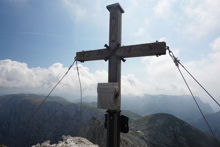 Insgesamt 9 weitere Gipfelkreuz-Besucher zähle ich vor, mit und nach mir am Ringkamp. Die meiste Zeit bin ich aber alleine.