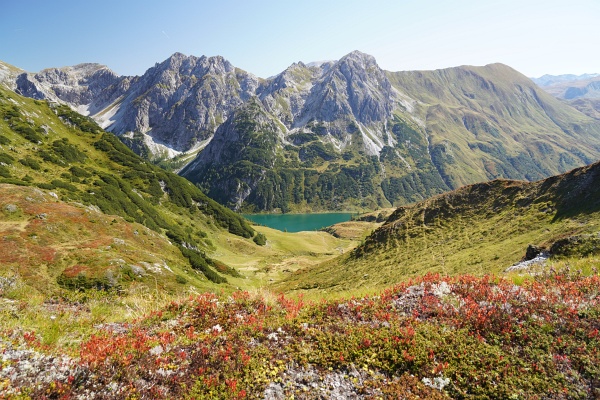 Tiefblick vom Draugsteintoerl