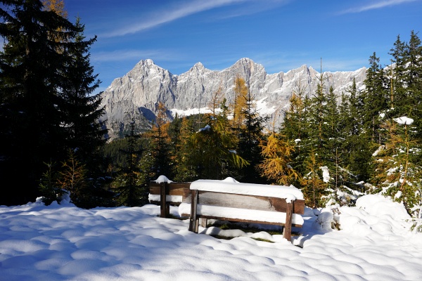 Oberhalb von etwa 1.500 Meter Höhe erwartet uns bereits eine Schneehöhe von ca. 10 cm.
